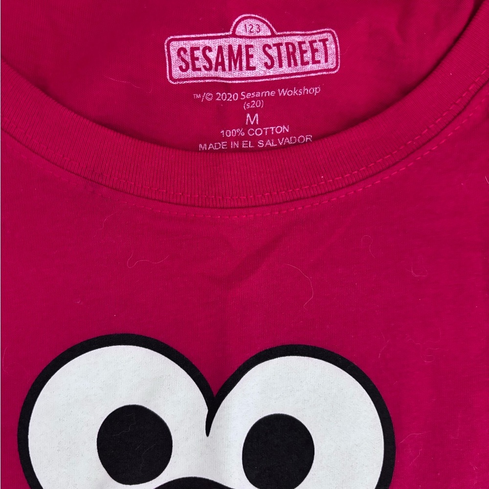 Sesame Street T-Shirt in Red with Elmo Design - Picture 2 of 2
